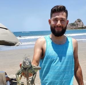 Meet your Posher, Adrian